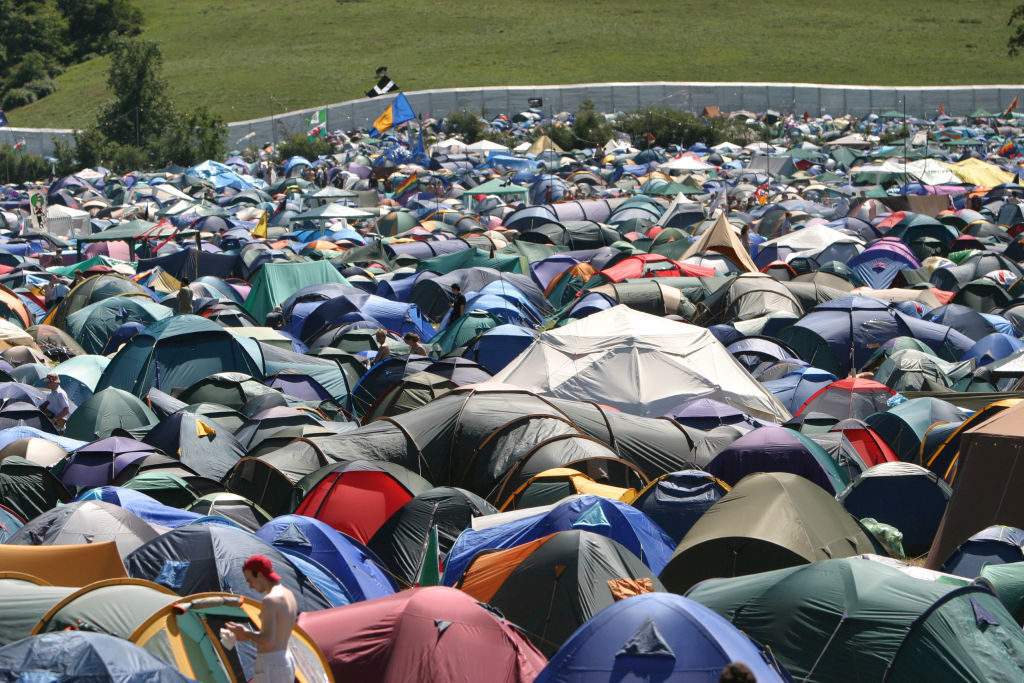 Tents, Glastonbury Festival UK 2004. (Photo by: Photofusion/Tim Jones/Universal Images Group via Getty Images)