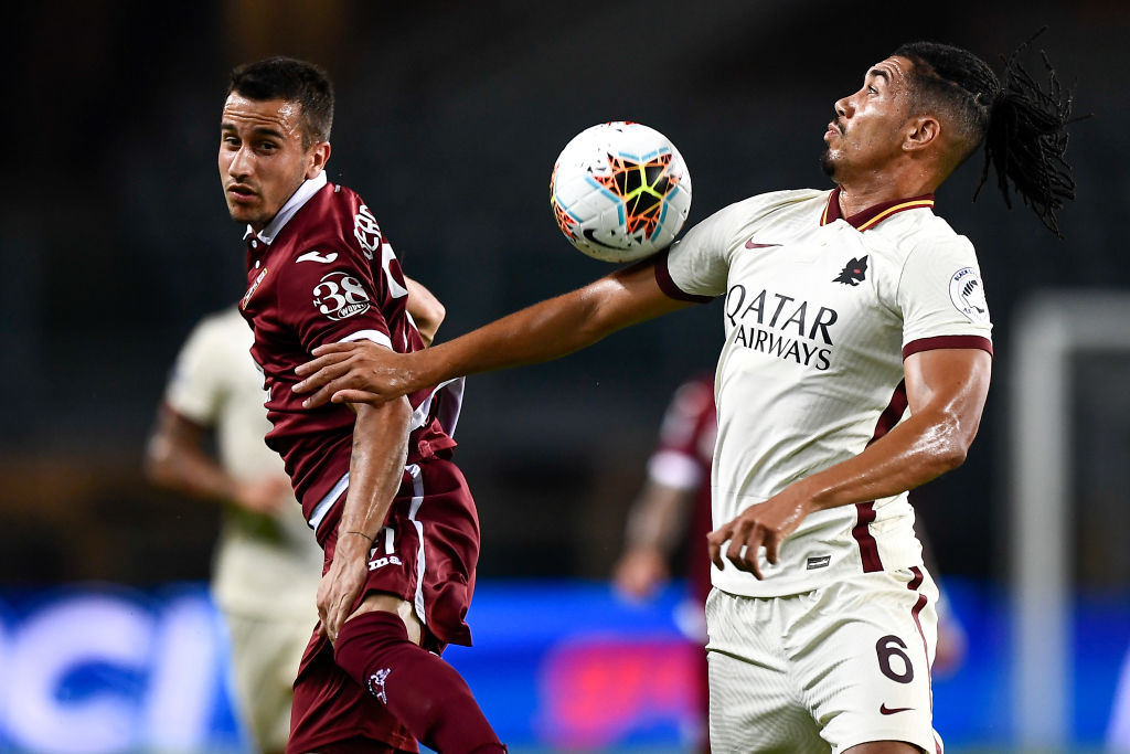 Chris Smalling (R) of AS Roma is challenged by Alejandro '...