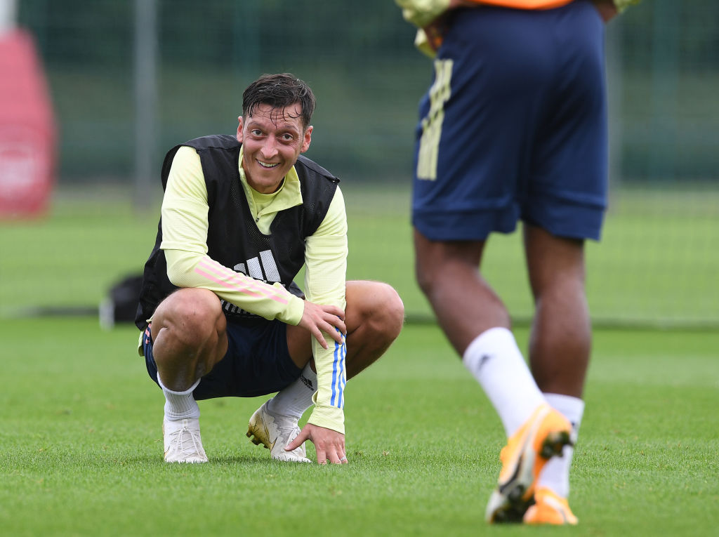 Some Arsenal fans launch new way to get Mesut Ozil back in the squad
