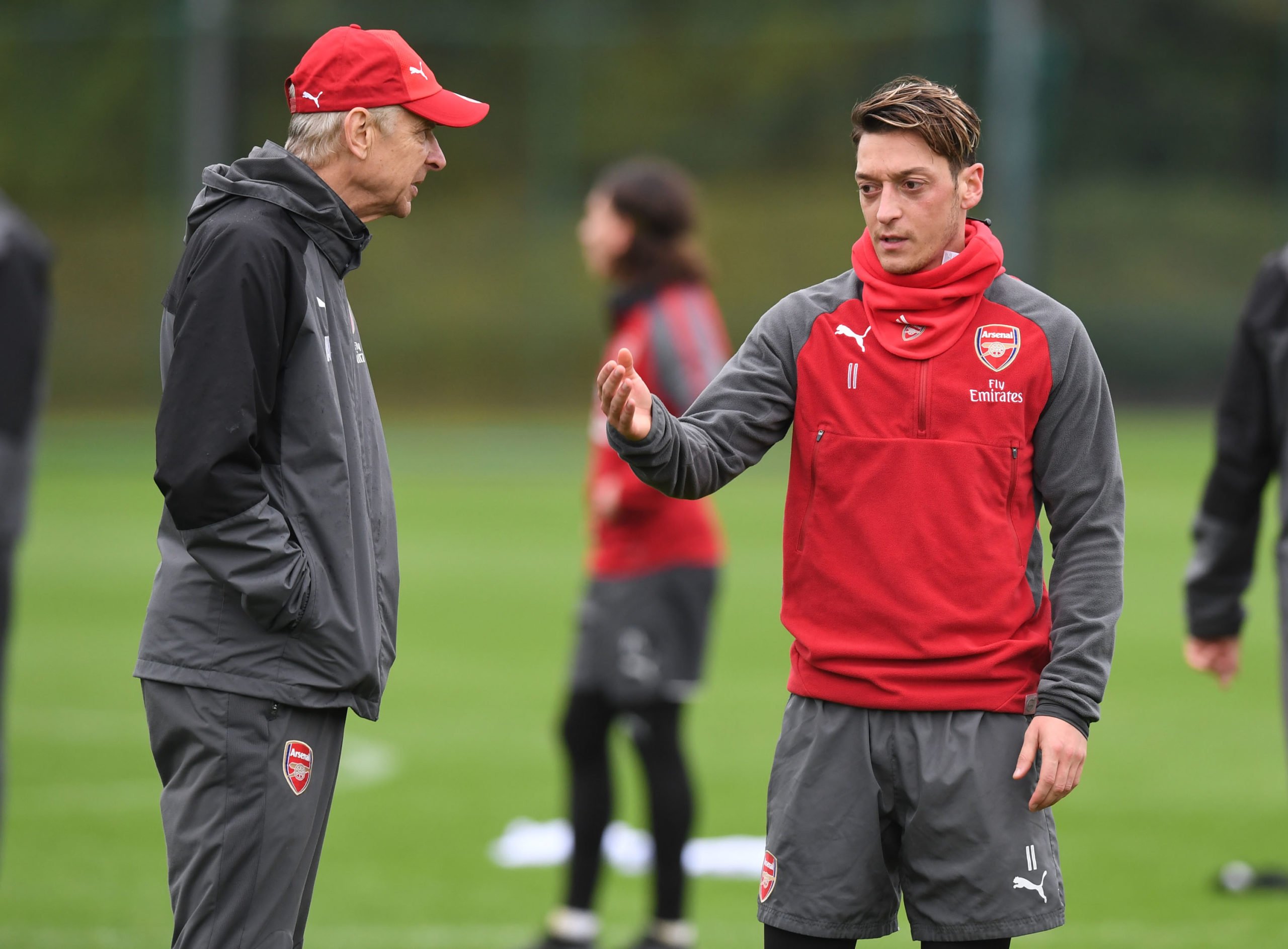 Lauren feels Ozil is more to blame than Arsenal for player's status at club
