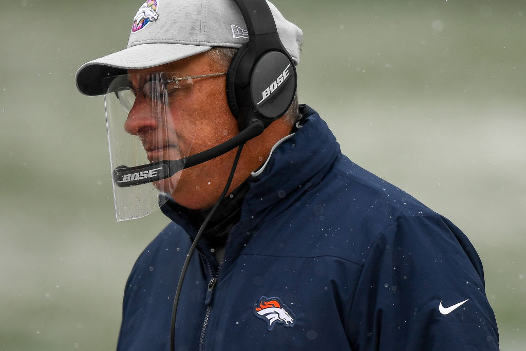What happened to Vic Fangio’s nose? Broncos coach sports mysterious injury
