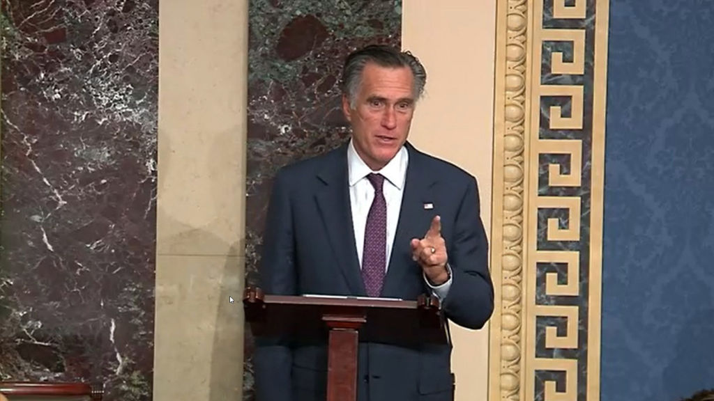 What happened to Mitt Romney's right arm? Supporters concerned after speech video