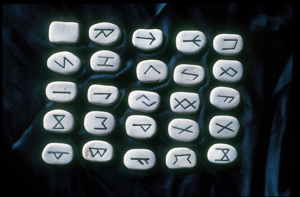 Odal rune meaning explored: Symbol's origins and usage in history