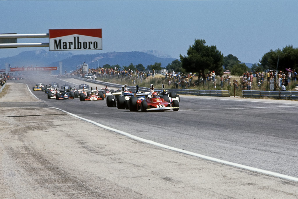 formula-one-f1-french-grand-prix-paul-ricard-le-castellet-niki-lauda-ferrari-leads-the-start-1975-gp