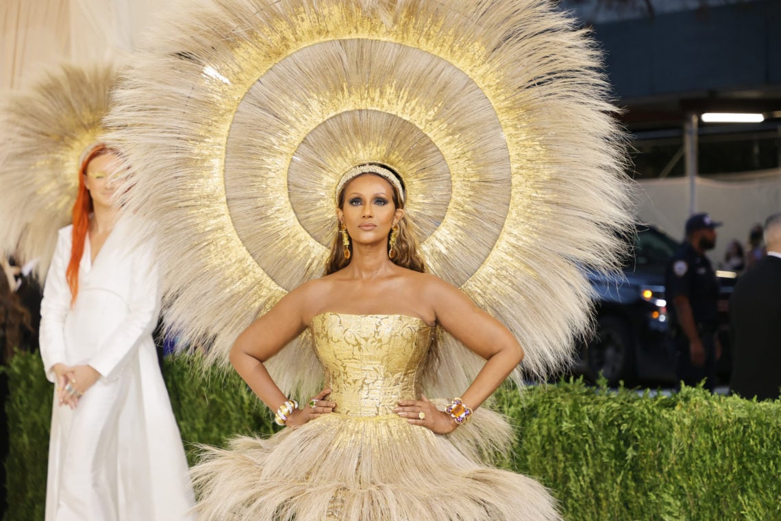 Met Gala or Hunger Games? Dresses remind fans of Capitol fashion
