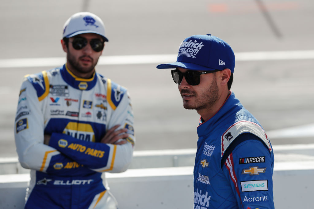 What happened to Chase Elliott in the NASCAR finale at Phoenix?