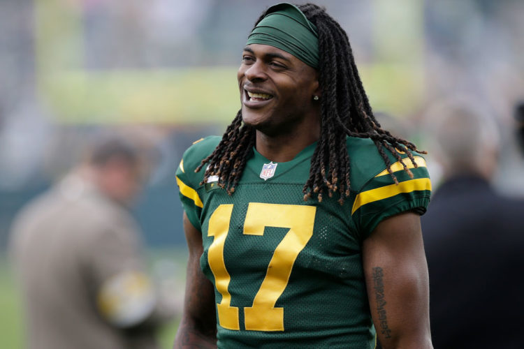 Is Packers wide receiver Davante Adams vaccinated?