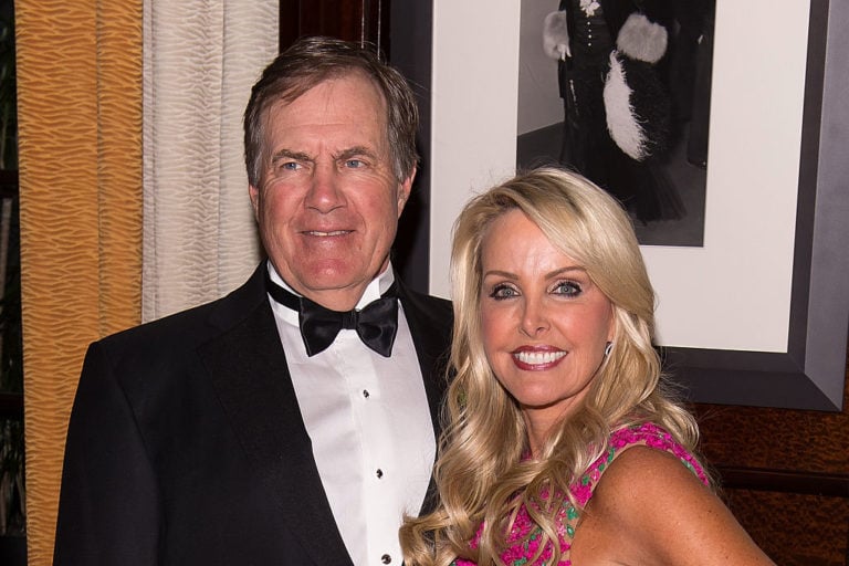 what-is-bill-belichick-s-girlfriend-s-age-linda-holliday-relationship