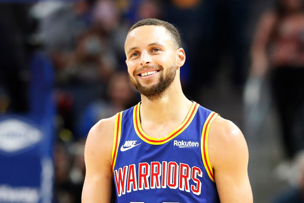 Watch Steph Curry Drills Insane Tunnel Shot From Chase Center Stands