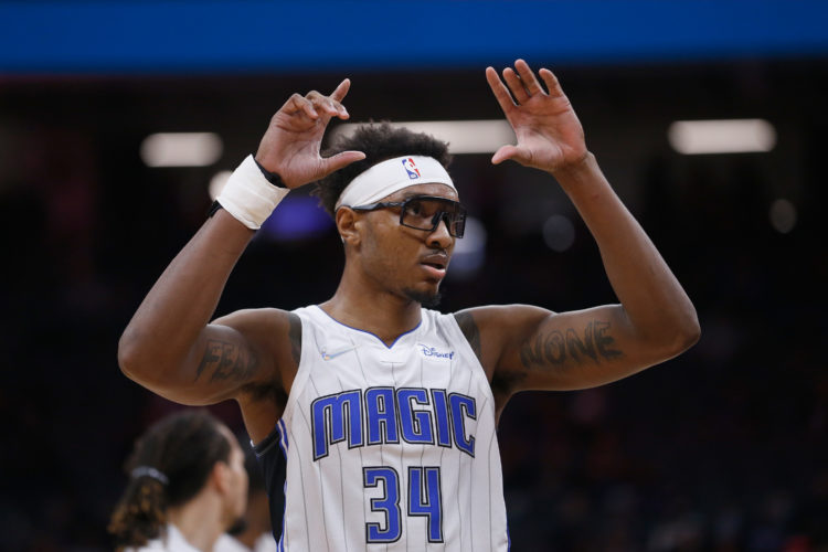 Why does Wendell Carter Jr wears glasses?