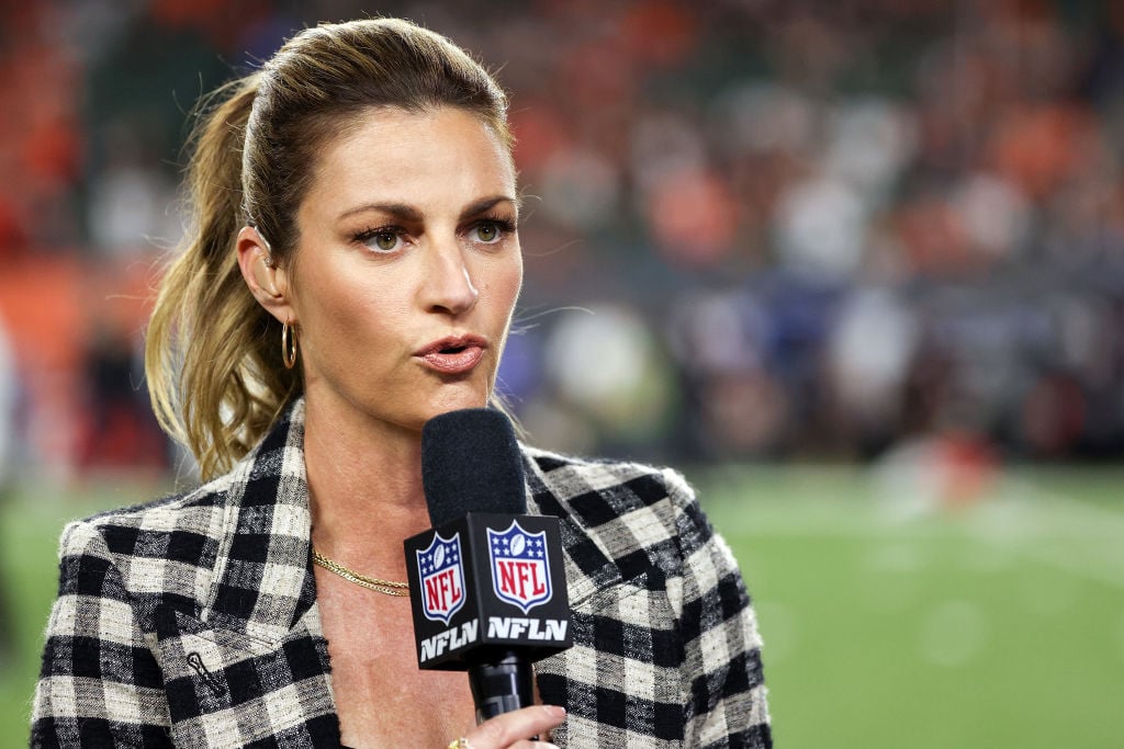 Erin andrews discount moose knuckles