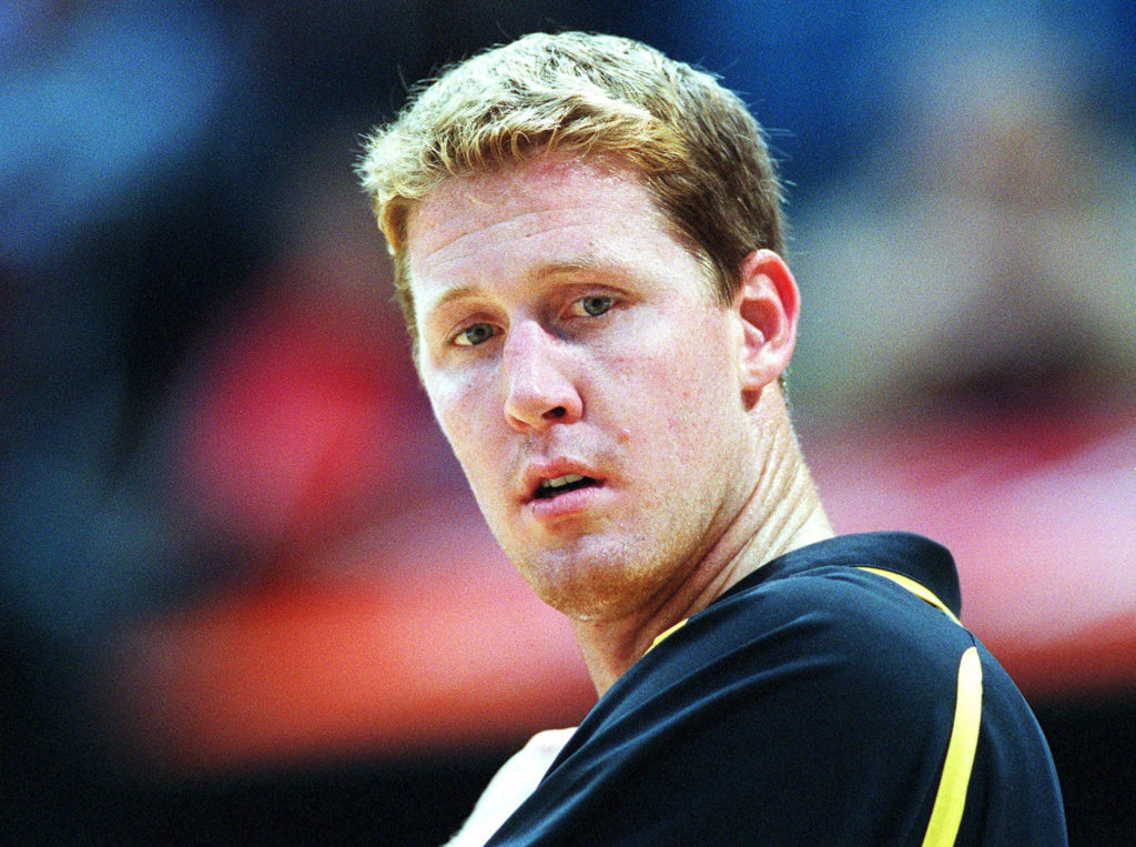 Who is Shawn Bradley's wife, Carrie cannon Bradley where is she now? :  r/Whatsmagazine