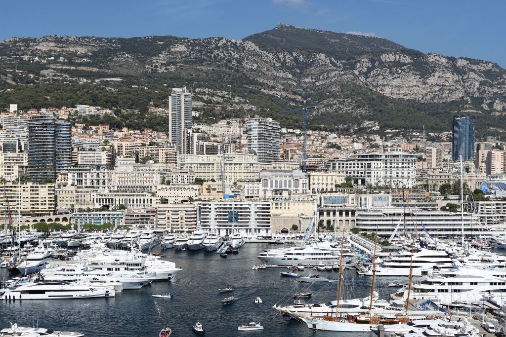 why do tennis players live in monaco monte carlo