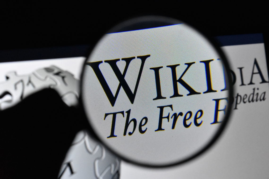 Meet the Wikipedia 'high five' couple 14 years on