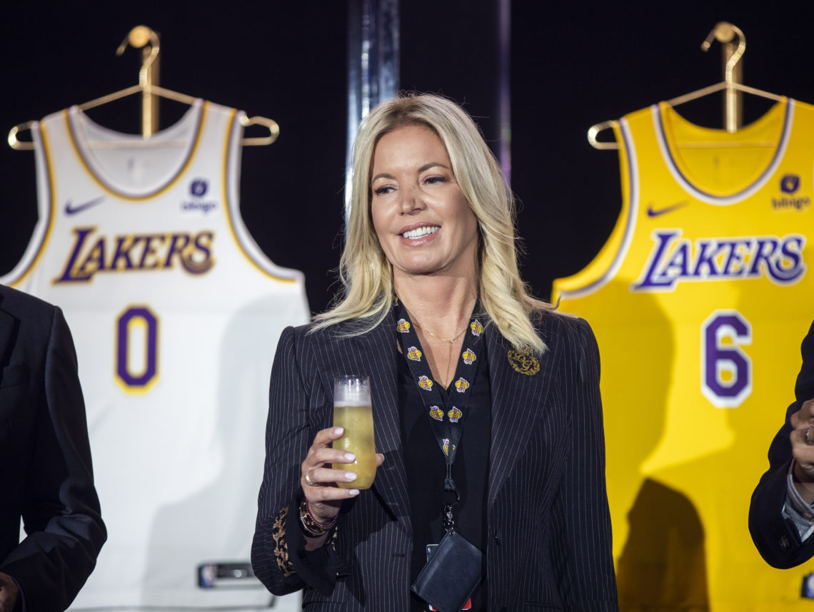 Jeanie Buss' old tweets resurface on social media as Lakers lose again