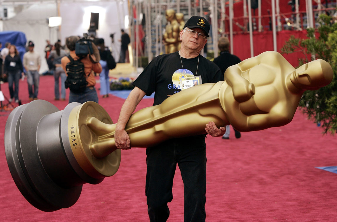 How much does an Oscar weigh and who was it modelled after?