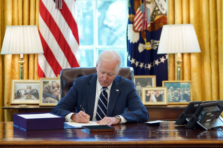 Is Joe Biden right- or left-handed? Doctored meme continues to mislead