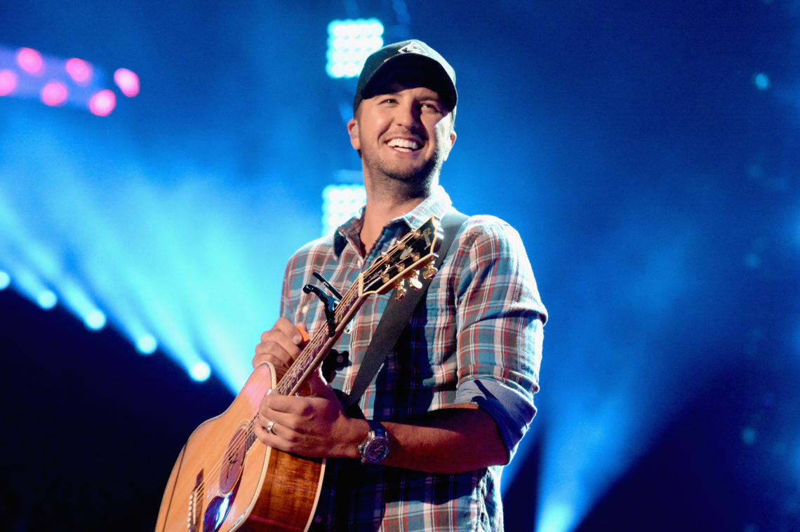 How to join the presale for Luke Bryan's 2022 Farm Tour