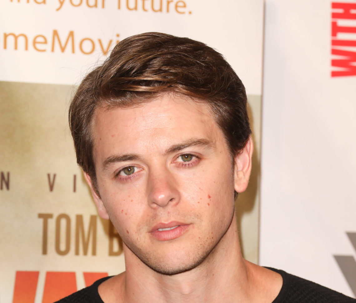 General Hospital star Chad Duell takes in tourist sights as he heads to Hollywood