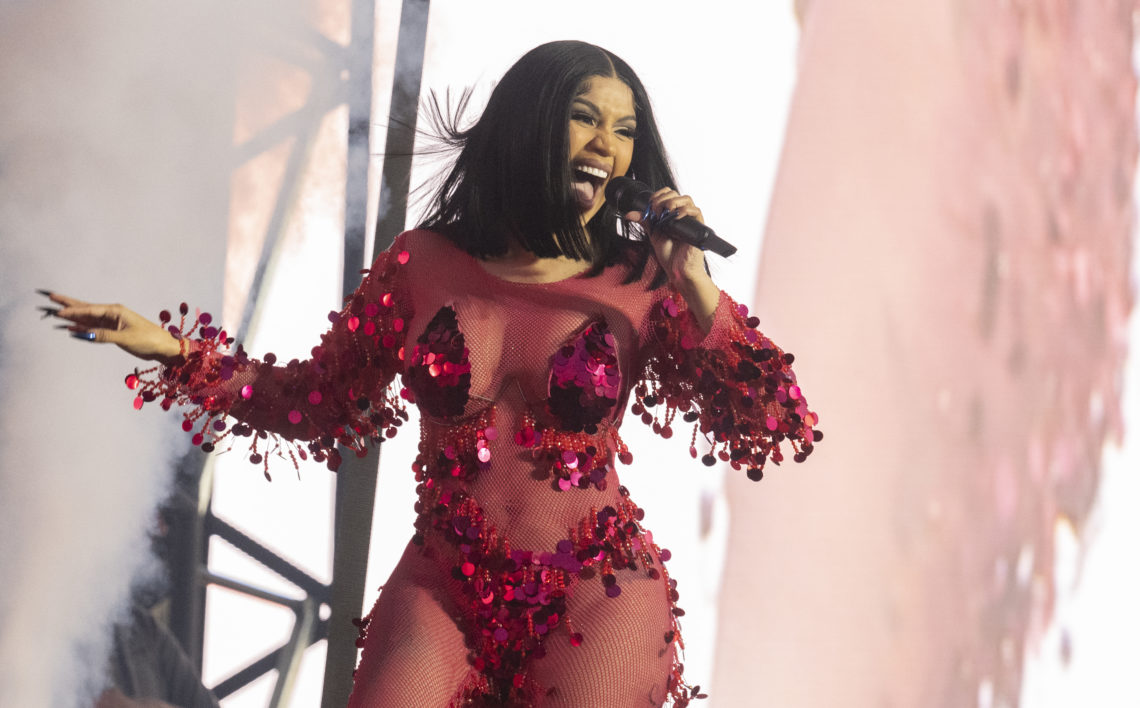 No wig no problem: Cardi B wows  with wig off at Norway festival