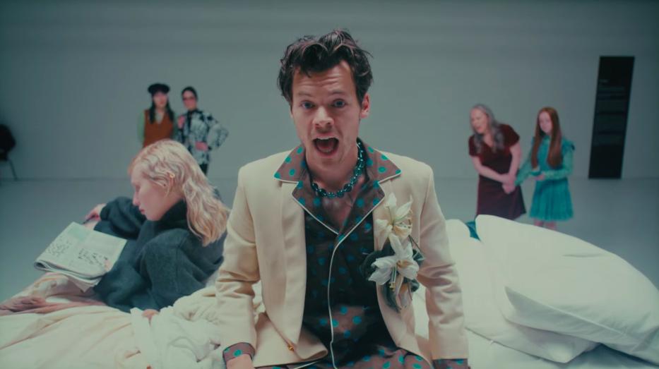 Where are Harry Styles' pajamas from in his Late Night Talking video?