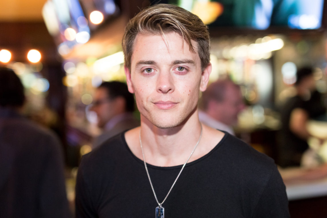 La vida de Chad Duell desde que abandonó la escuela secundaria hasta 'casarse' con Courtney Hope