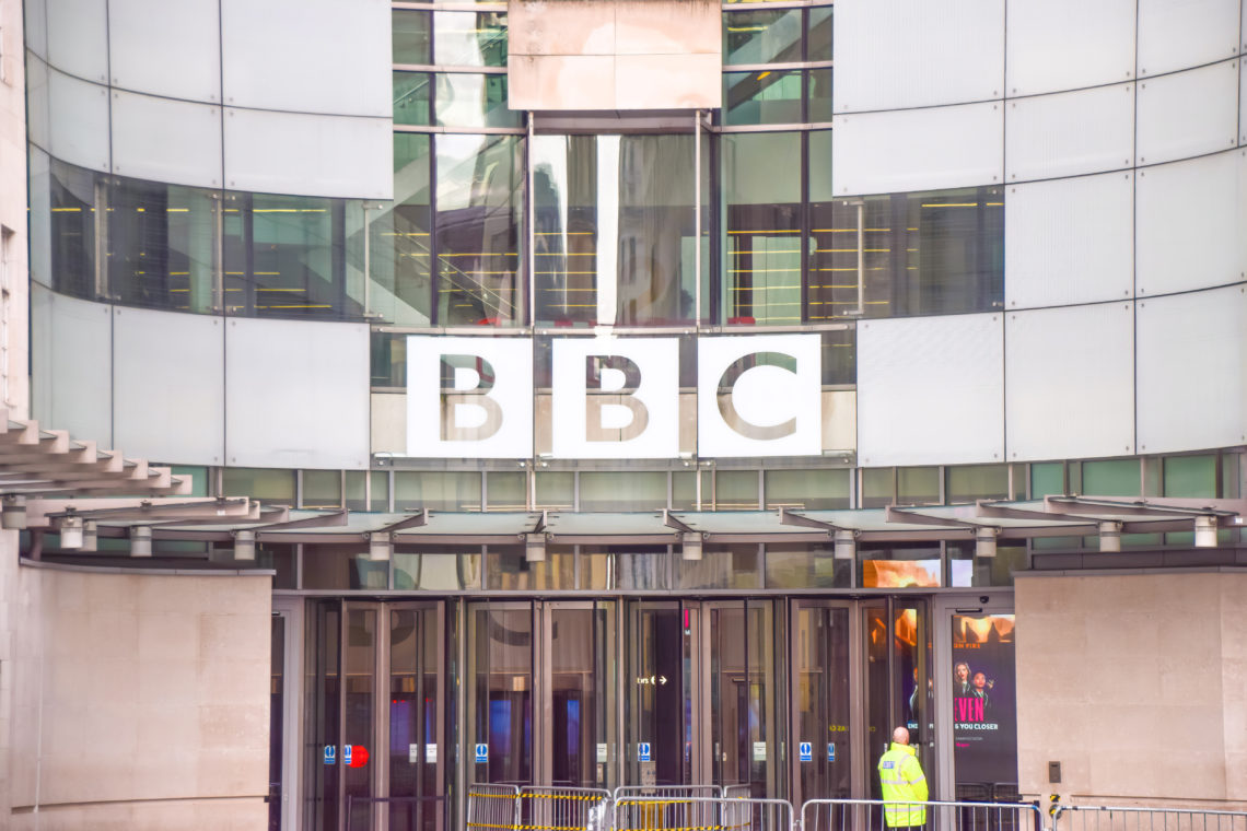 Revisando la carrera de Raeph Ballantyne en la BBC cuando se confirma la muerte del camarógrafo
