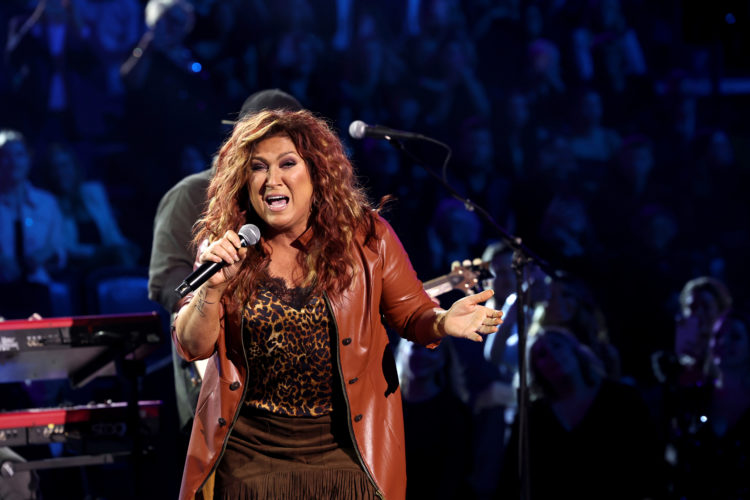 What happened to Jo Dee Messina? Singer shines at CMAs post cancer battle