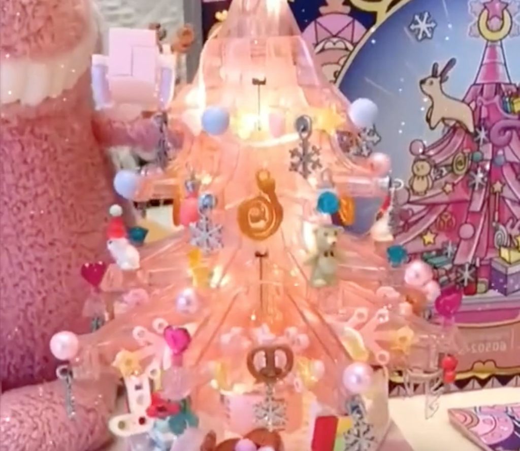 Where to get the Legostyle Crystal Christmas tree from TikTok