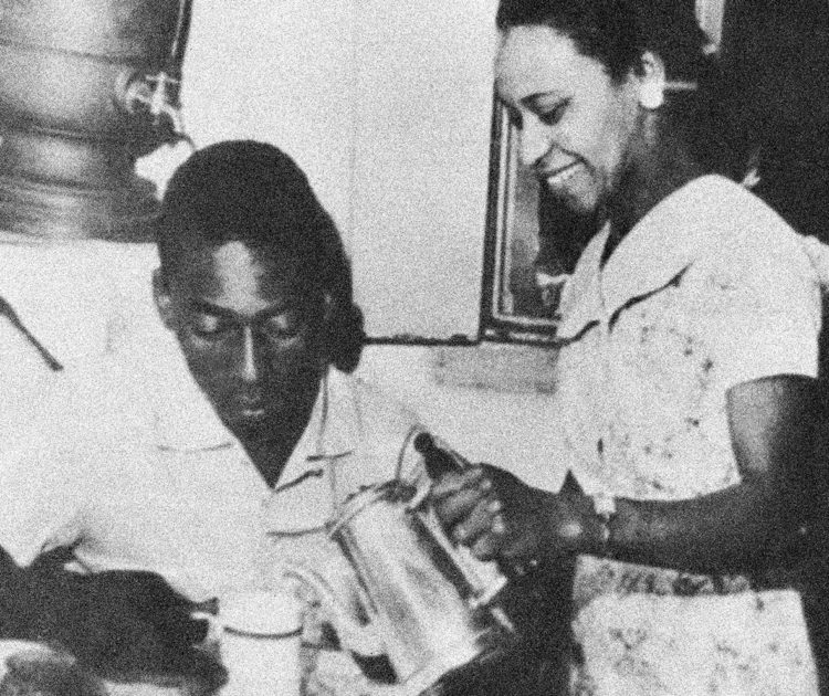 What is Celeste Arantes' age? Pele's mother survives her iconic son