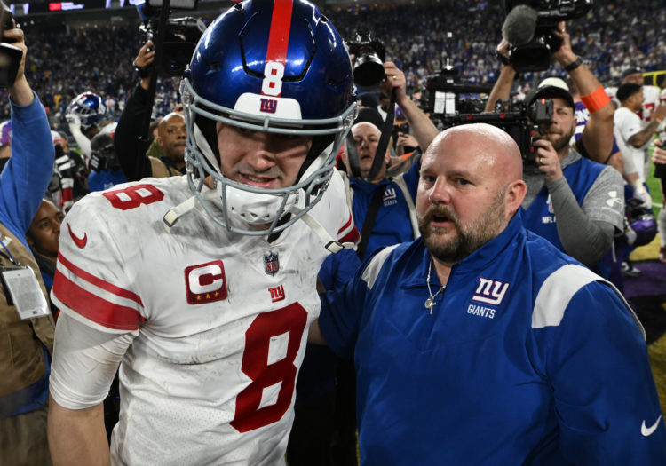 Giants fans share Daniel Jones apology form after QB leads them to Vikings victory