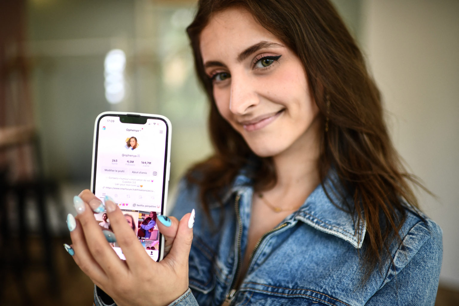 100 TikTok bios and handles for original inspiration